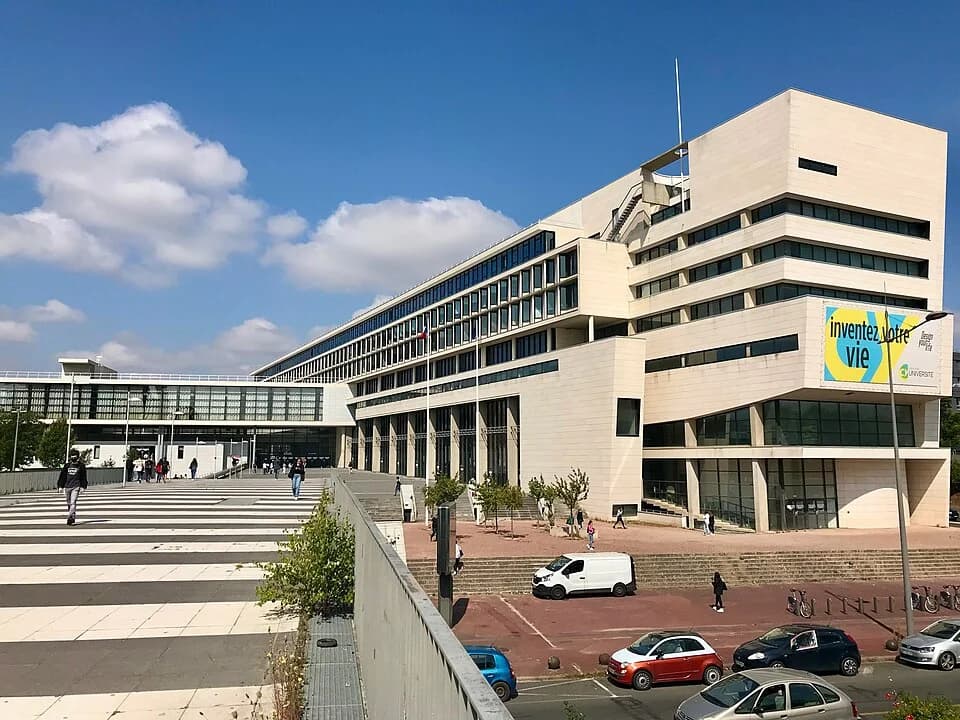 CY Cergy Paris Université campus cover